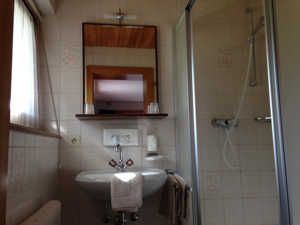 ארצל אים פלאצטל Hotel Erika מראה חיצוני תמונה